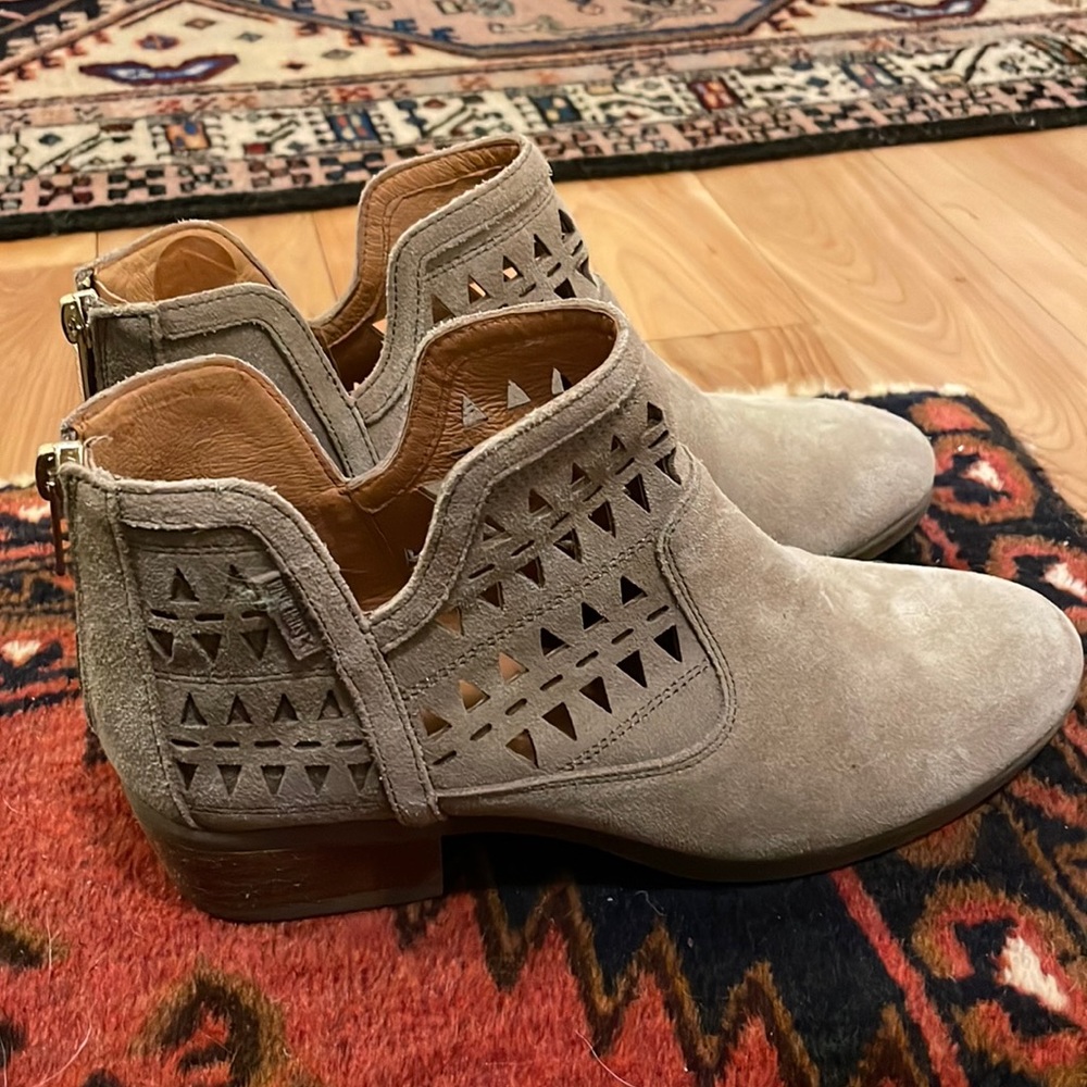 Pikolinos ankle bootie